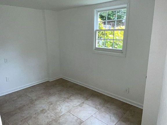 2nd image of 1750 Kristi Dr #4