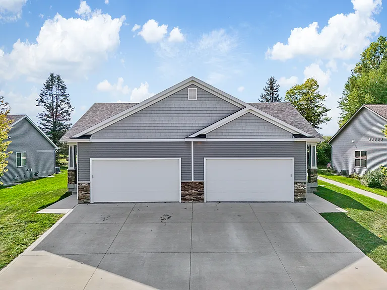 3724 Marigold Dr — Photo 2