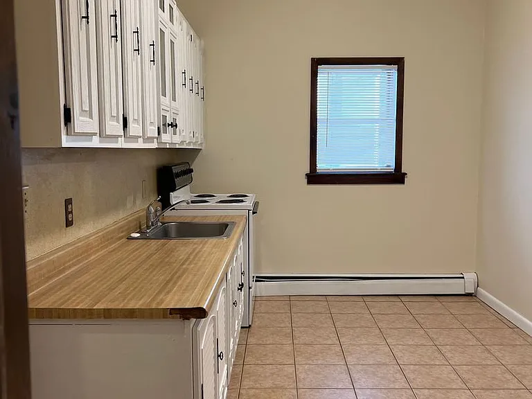 228 Northampton St — Photo 11