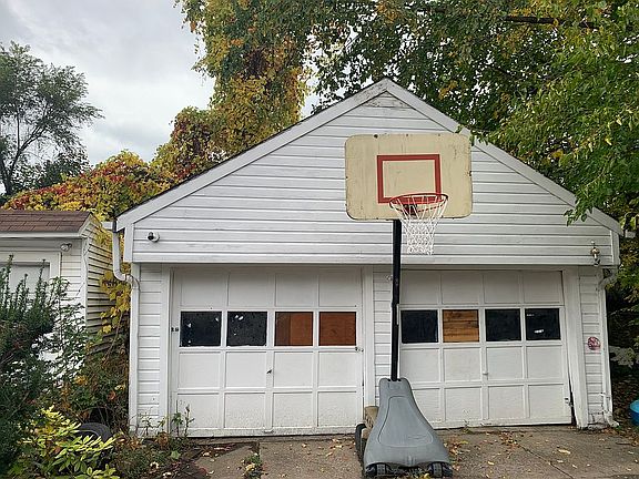 2 Car Garage