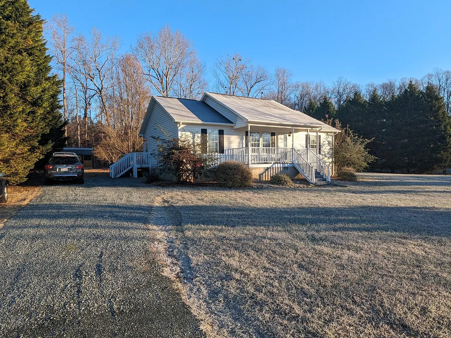 3 bed, 1316 sqft, $1,750 — Photo 2