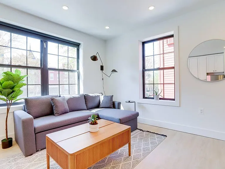 712 G St SE #101 — Photo 14