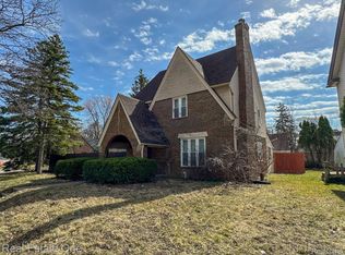 54 Mohawk Rd, Pontiac, MI 48341