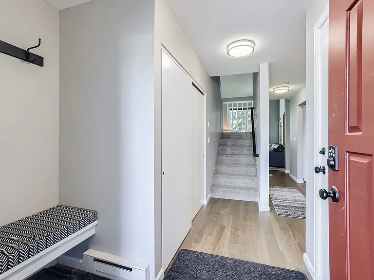 640 Homestead Dr — Photo 2