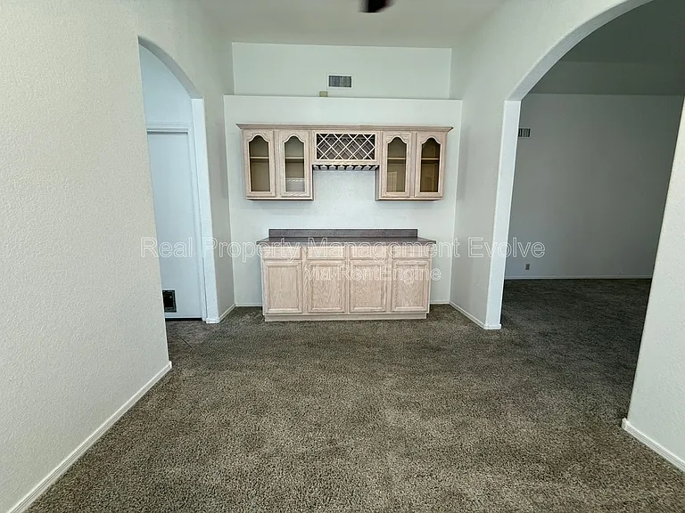 4260 E Rosemonte Dr — Photo 7