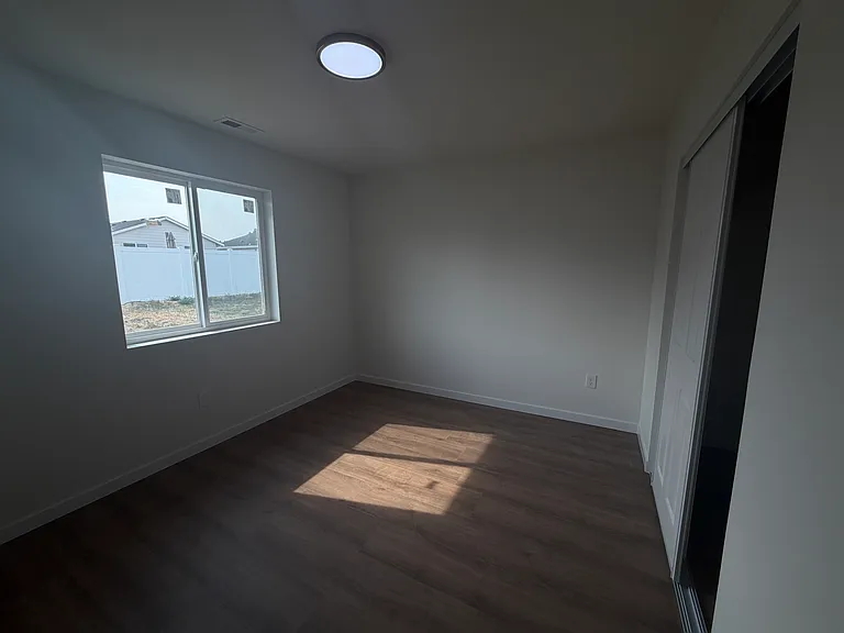 201 N Birch St — Photo 4
