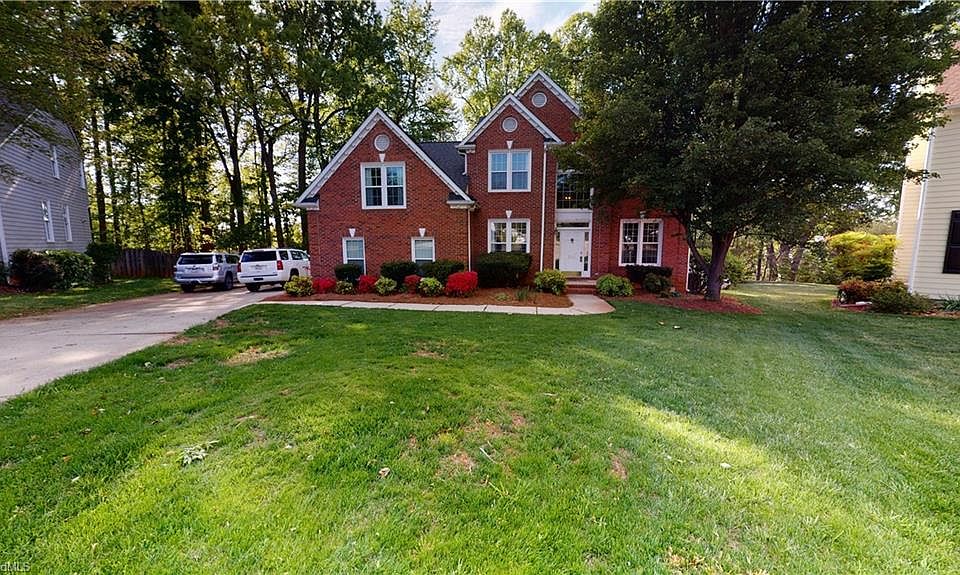 1st image of 318 Lucas Park Dr