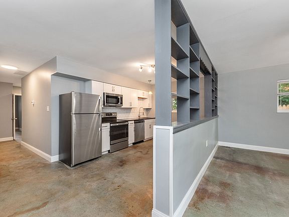 5th image of 5114 Jameson St #2
