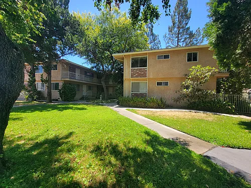 13530 Leadwell St #8 Photo 1