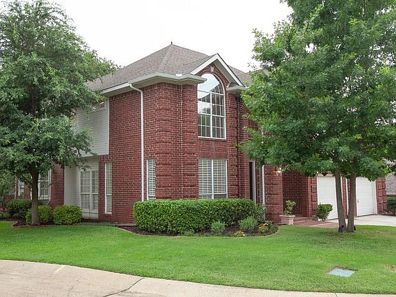 3rd image of 2641 Hillside Dr