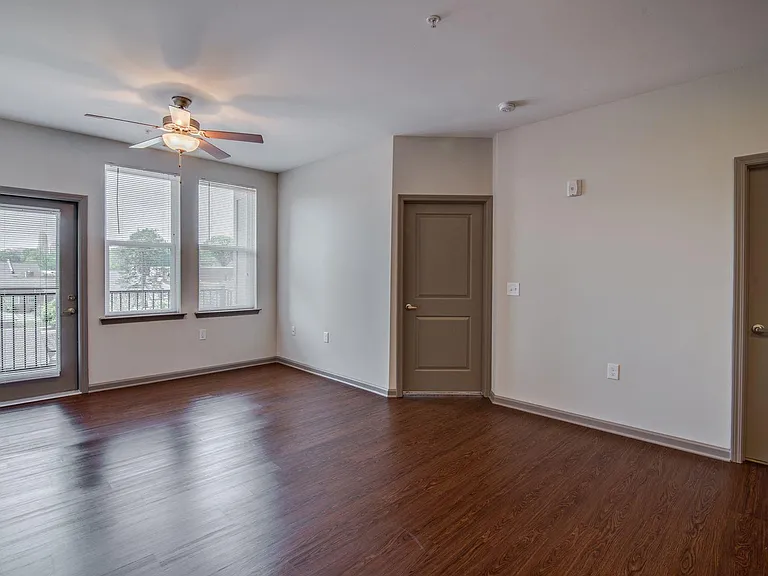 Marvel Apartments — Photo 11