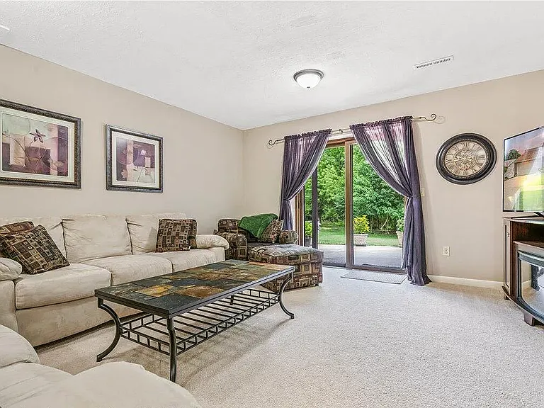2352 Graystone Dr — Photo 18