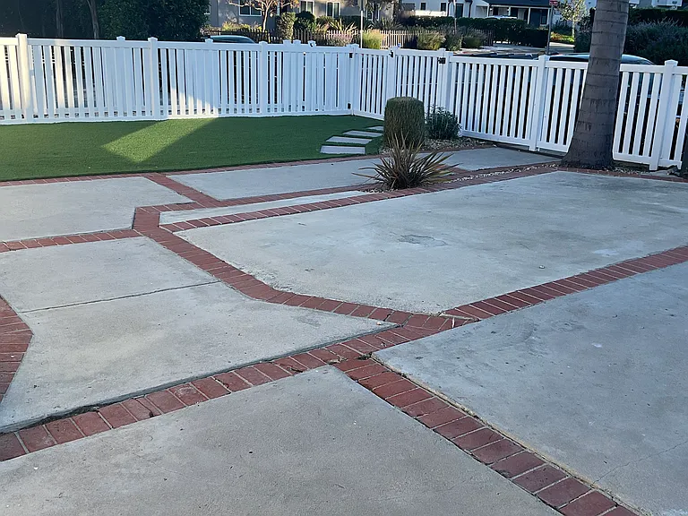 15233 Camarillo St — Photo 24