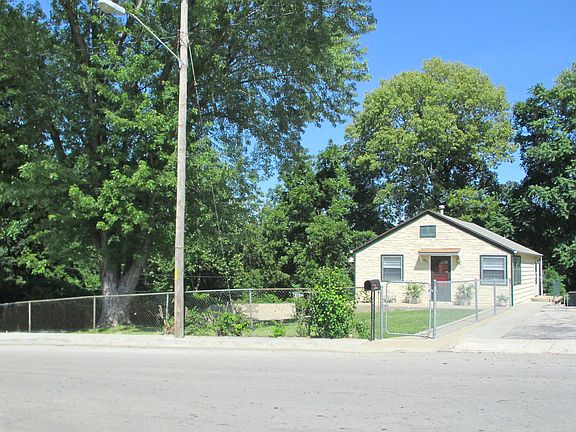 2nd image of 2901 S 10th St