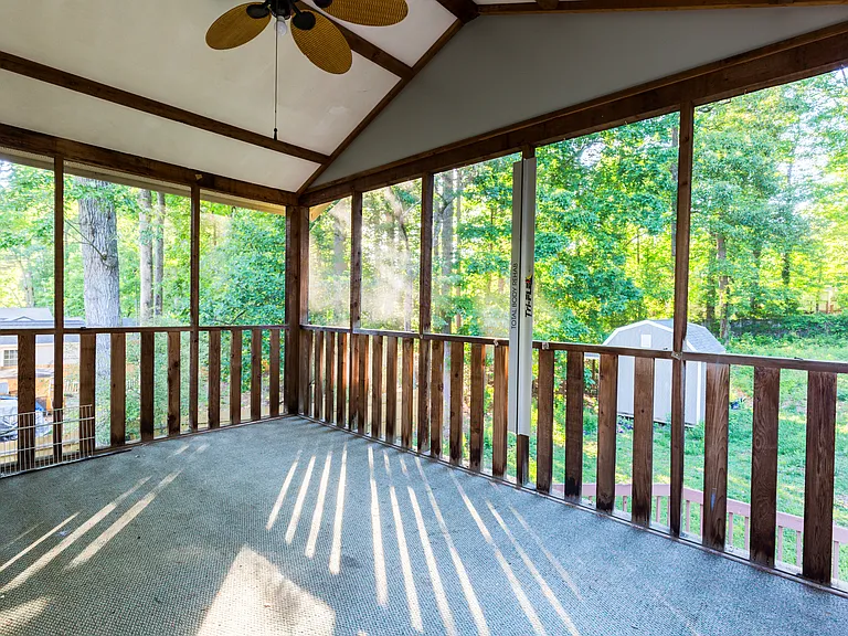 3061 Meadow Wood Ct — Photo 31