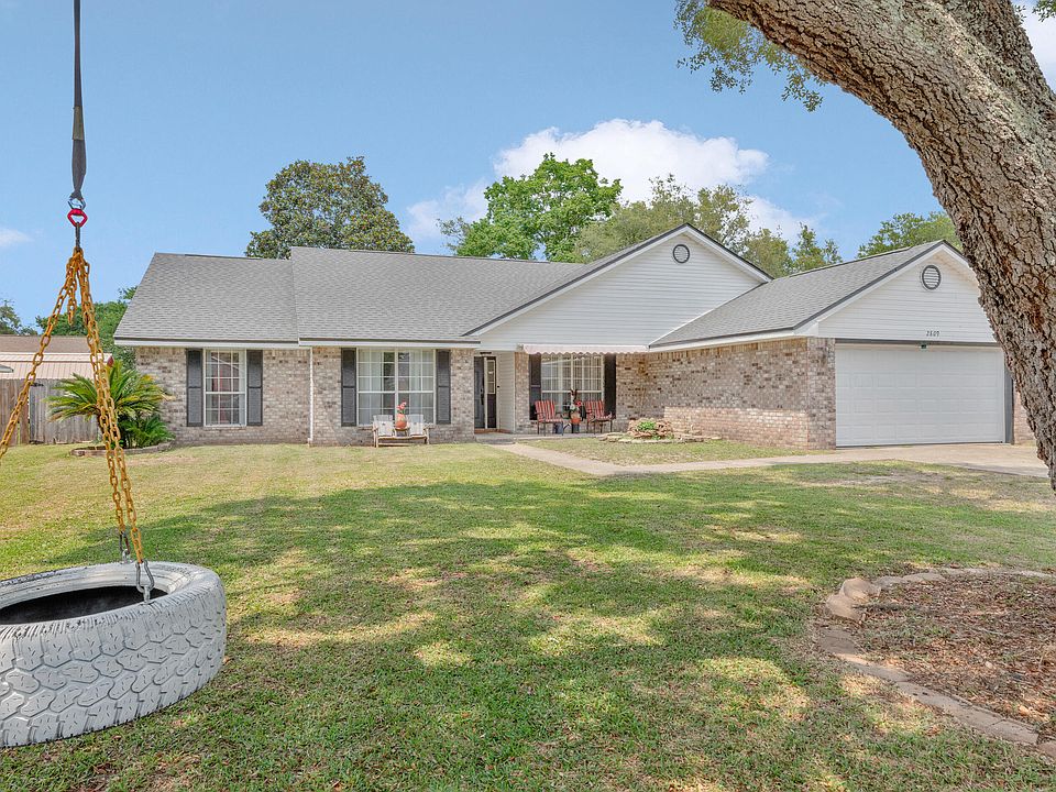 1st image of 2809 Brassie Cir