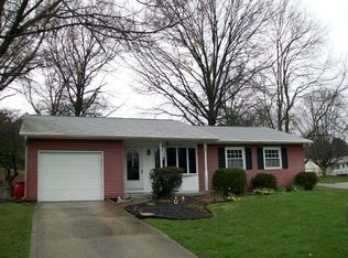 121 Whittier Dr N, Lancaster, OH 43130