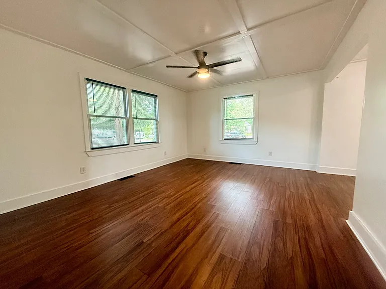 113 N Wright St — Photo 15