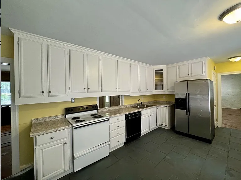 508 Loblolly Ln — Photo 6