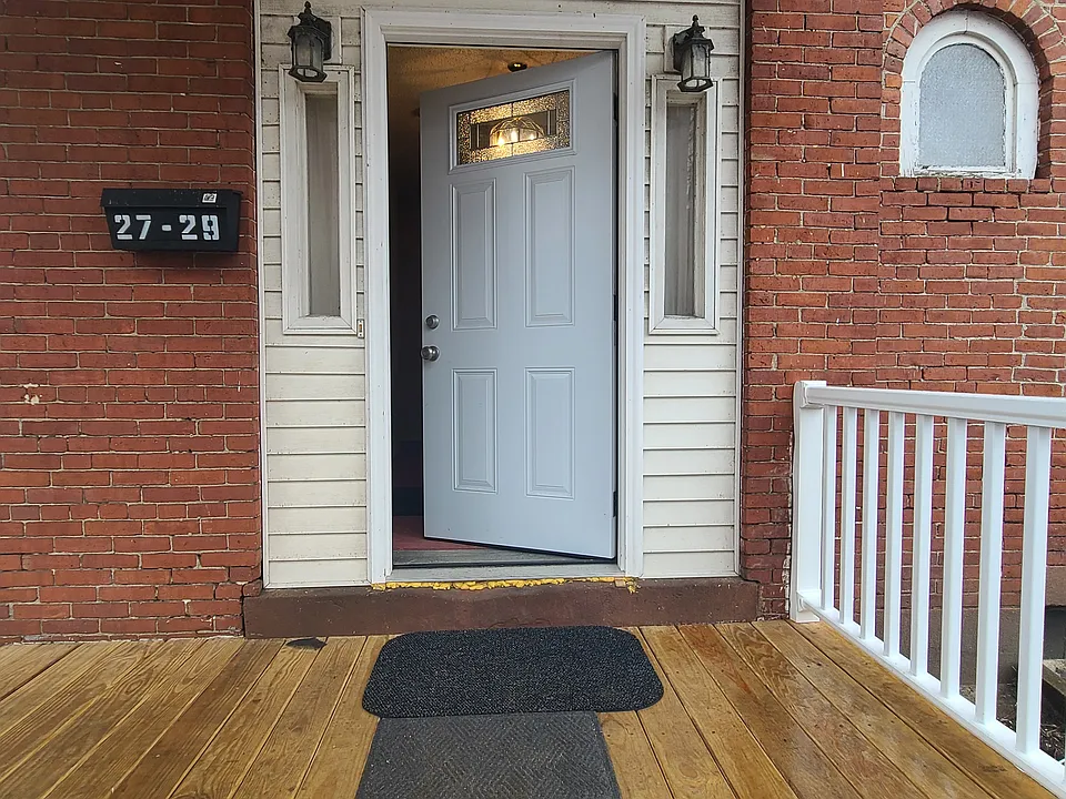 27 Wilcox St #1L