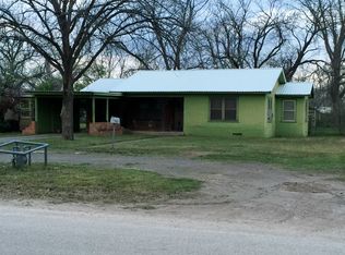 606 W Custer St, Seymour, TX 76380
