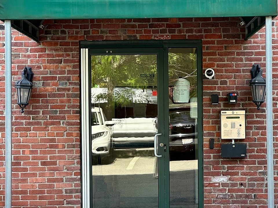 1st image of 170 Oxford St Unit 504