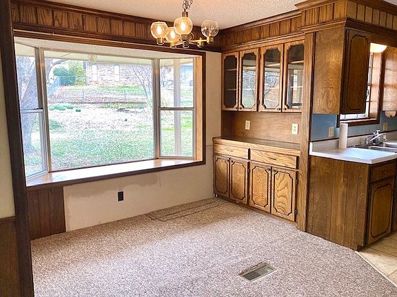 4th image of 4012 Yorkshire Dr