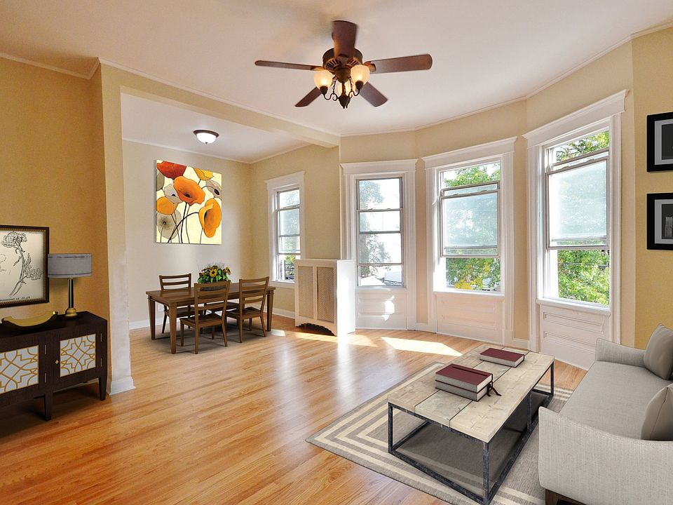 Spacious living room