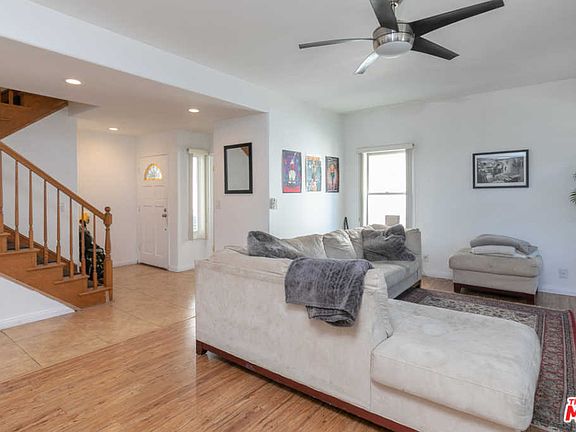 2nd image of 2436 Penmar Ave