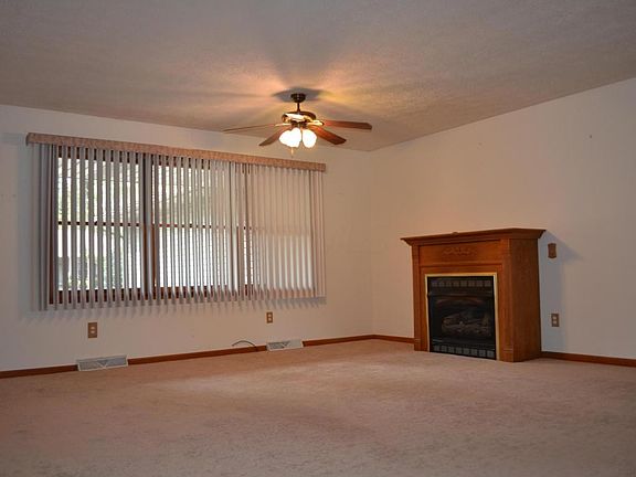 5th image of 3538 Apple Valley Dr