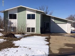 377 Dakota St, Killdeer, ND 58640