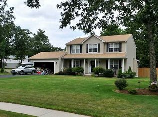 15 Woodmist Cir, Coventry, RI 02816