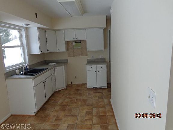 3rd image of 144 N 26th St