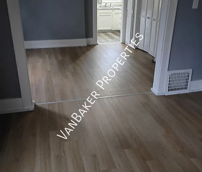 262 E Emerling Ave — Photo 9
