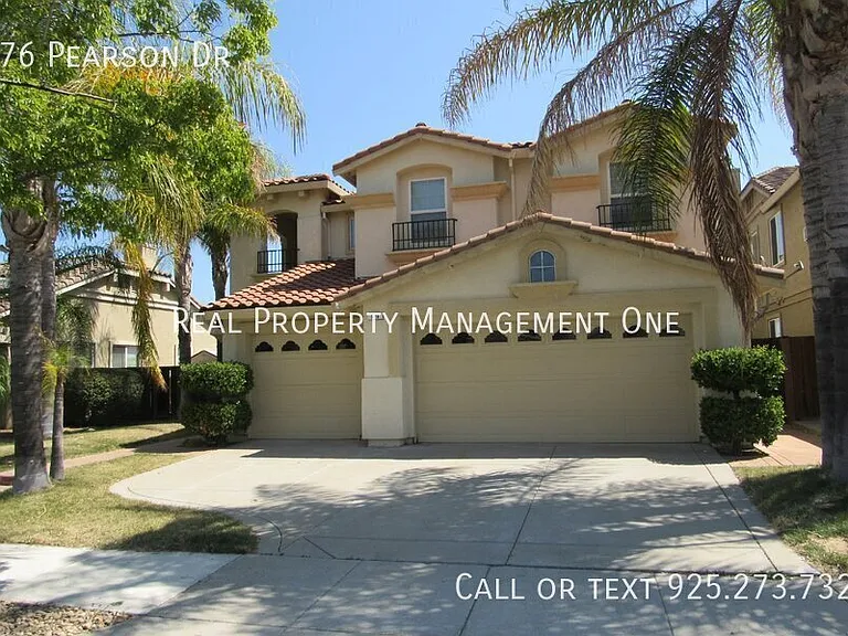 576 Pearson Dr — Photo 1