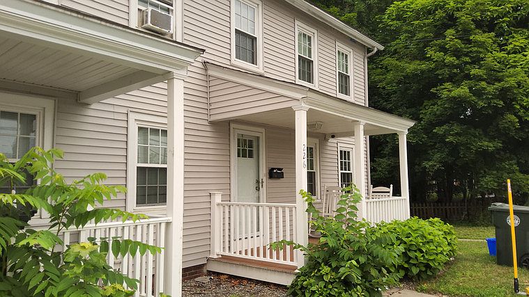 1st image of 226 N Main St #226