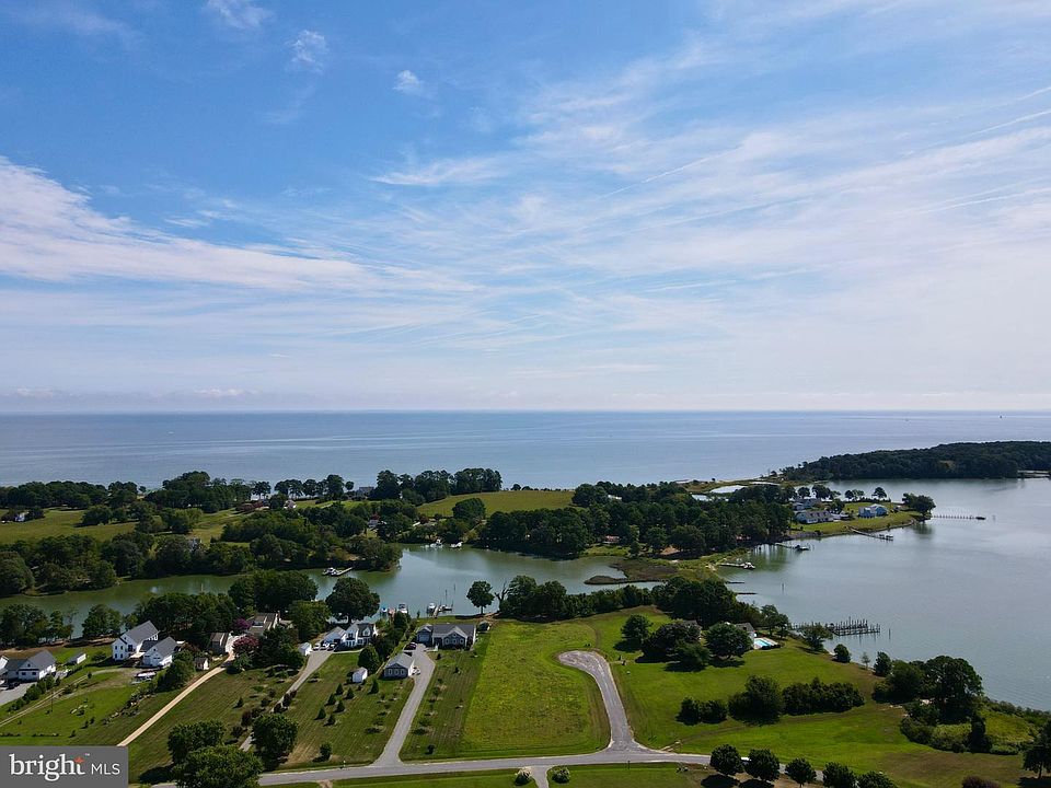1st image of 28 Twin Cove Ln
