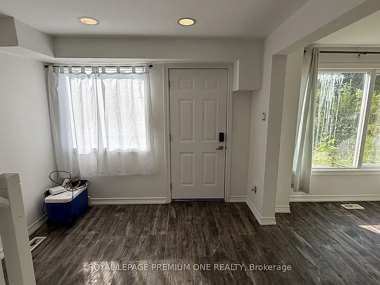 512 Mosley St #WHOLE HOUSE — Photo 23
