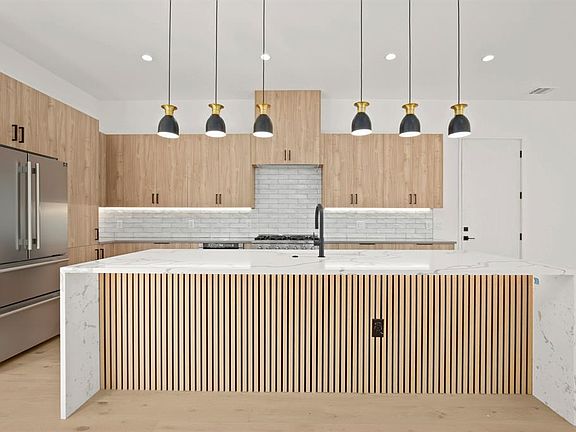 2nd image of 1712 Woodland Ave #A