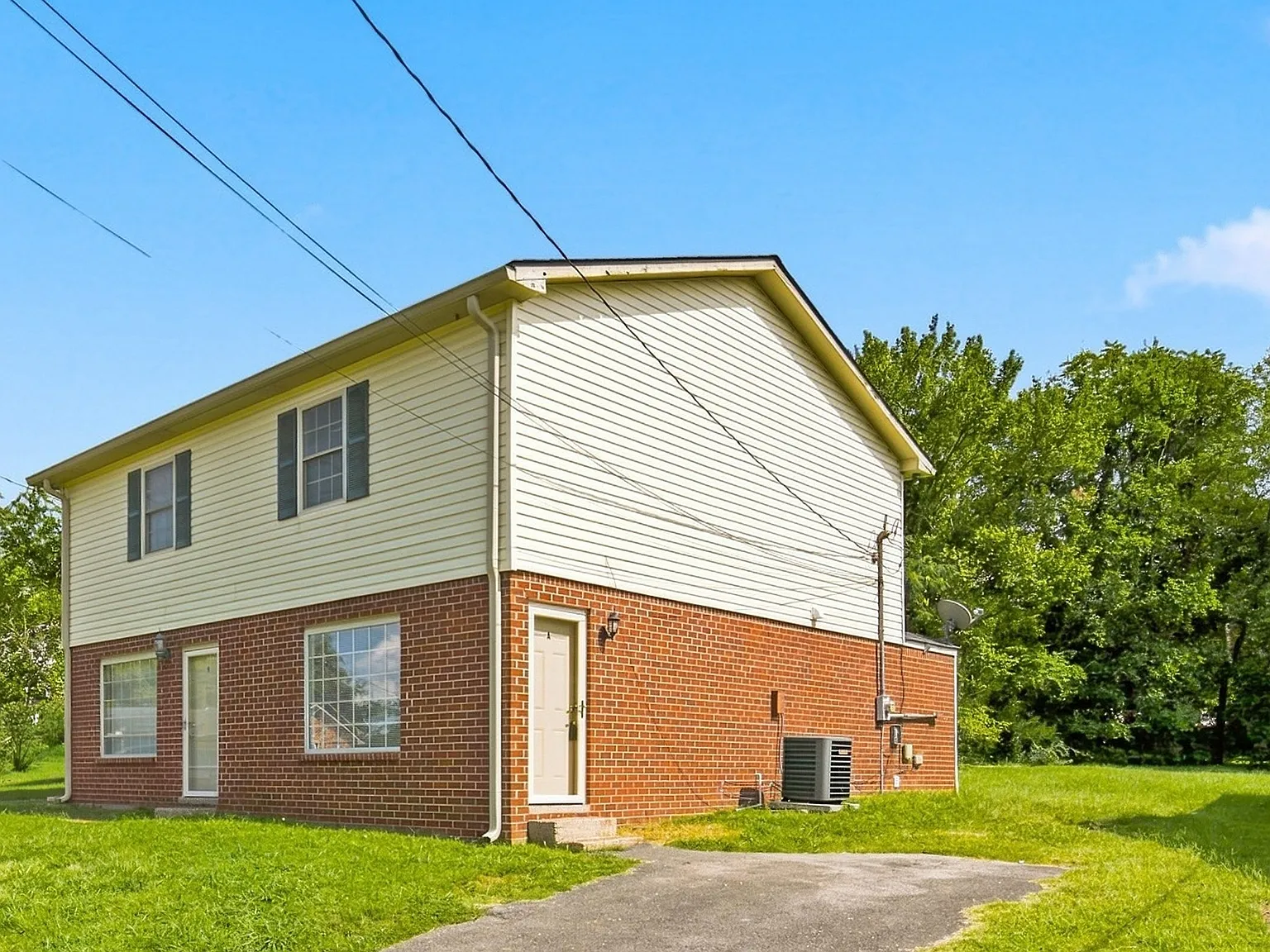 2 bed, 1.5 bath, 960 sqft, $1,399 — Photo 3