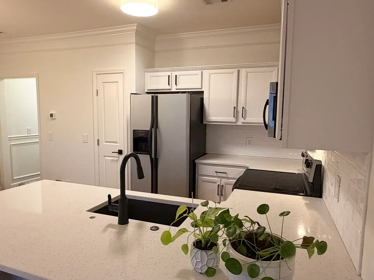 2310 Elliott Ave — Photo 3