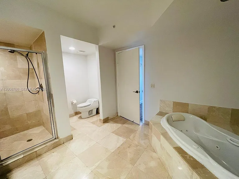 14951 Royal Oaks Ln #1402 — Photo 20