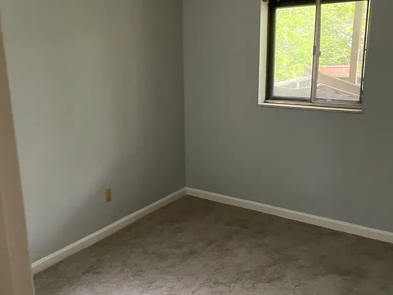 2410 Wallis Ave — Photo 13