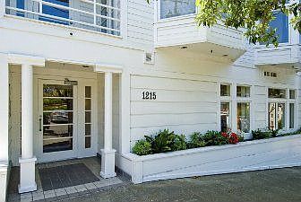 ::1215 Greenwich St 4C