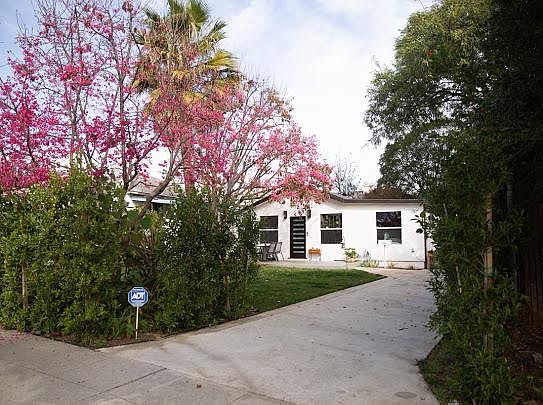 1st image of 2130 Barry Ave