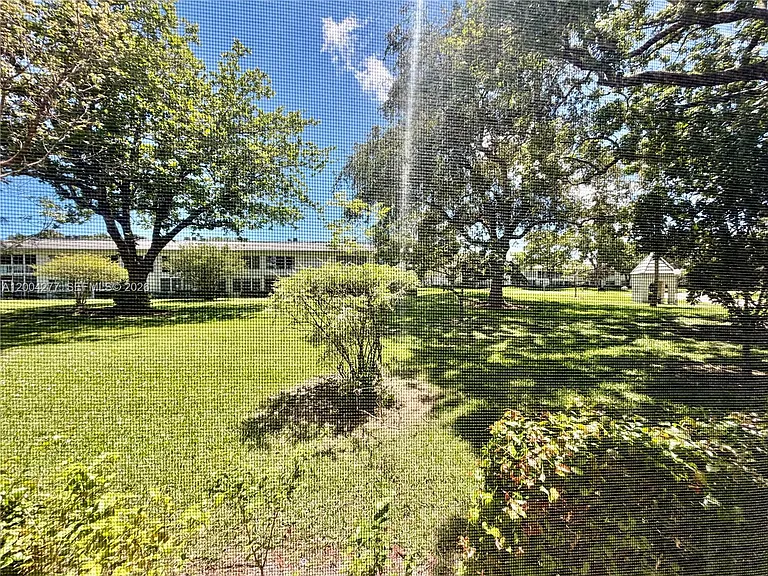 1203 Bahama Bnd #G1 — Photo 16