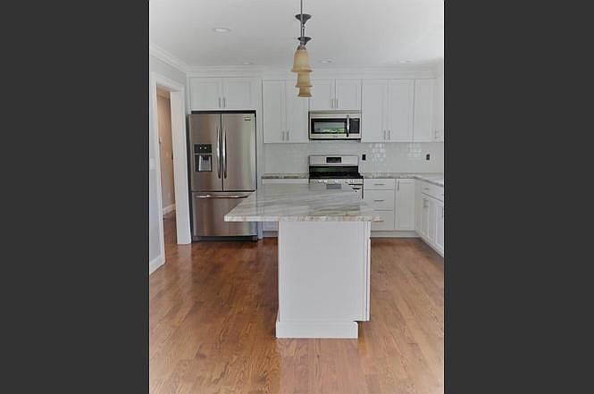 2nd image of 246 Green St