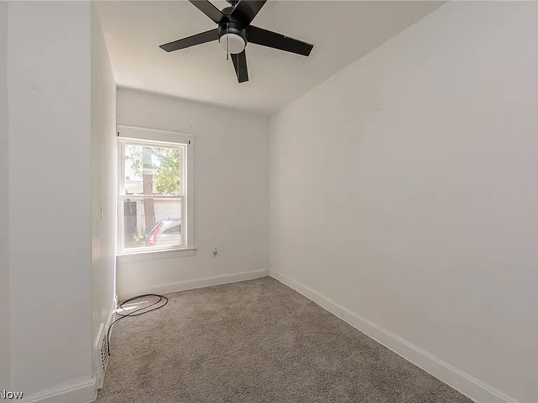 2035 Chesterland Ave #DOWN — Photo 32