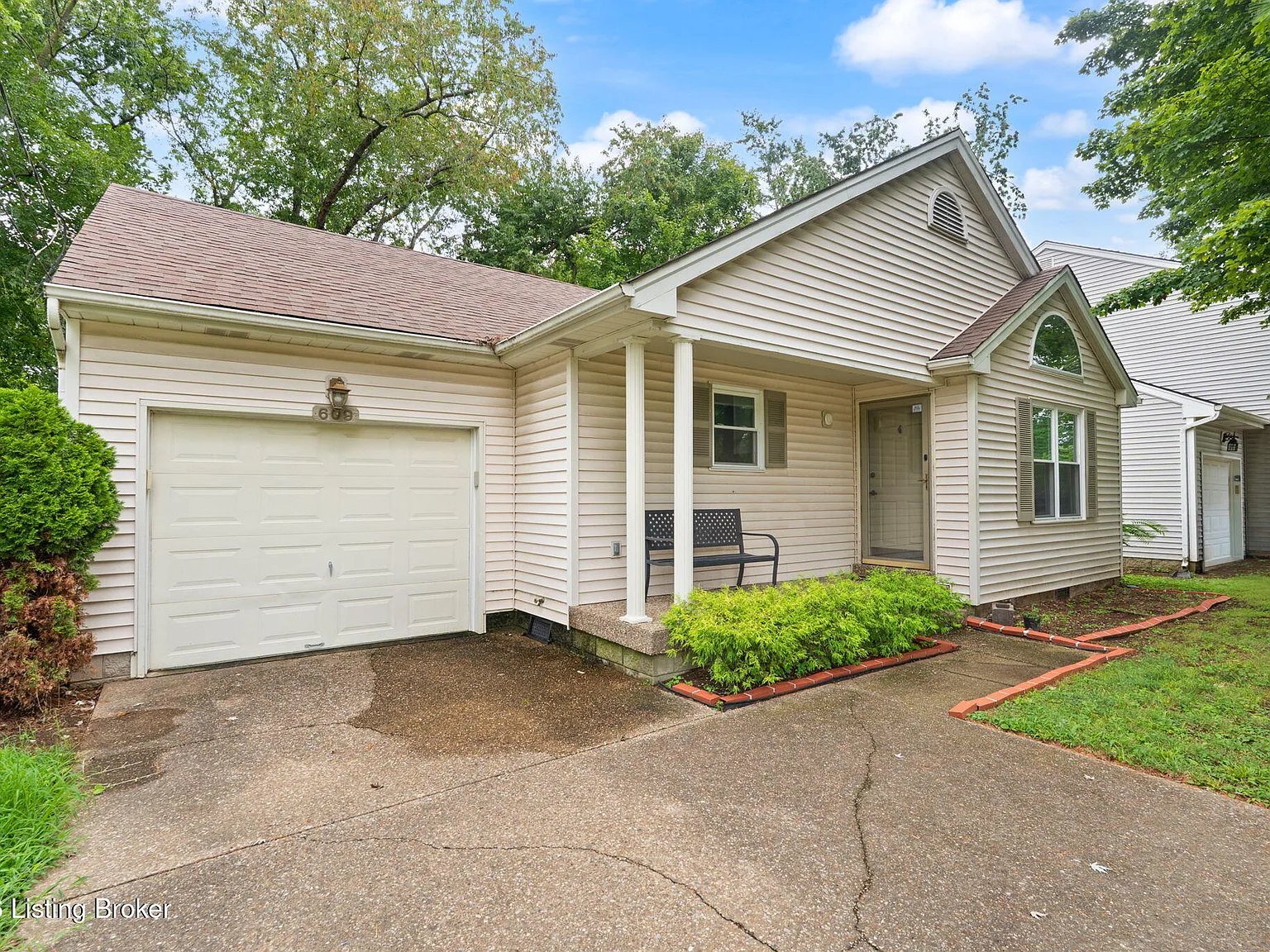 3 bed, 2.0 bath, 1106 sqft, $1,950 — Photo 2