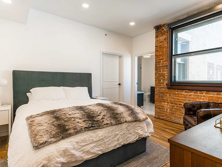 460 S Spring St #1105 — Photo 24